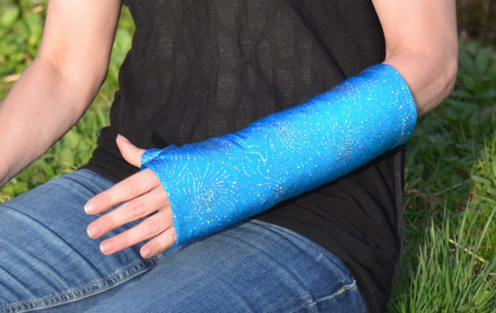 Cast cover Blue sequin Supersleeves cast covers