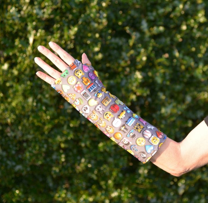 Cast cover - Grey Emoji - Image 6